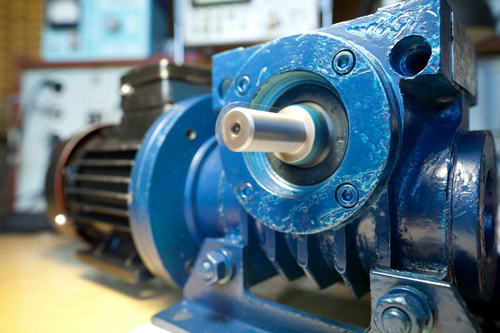 Large and powerful engine gearbox on test stand